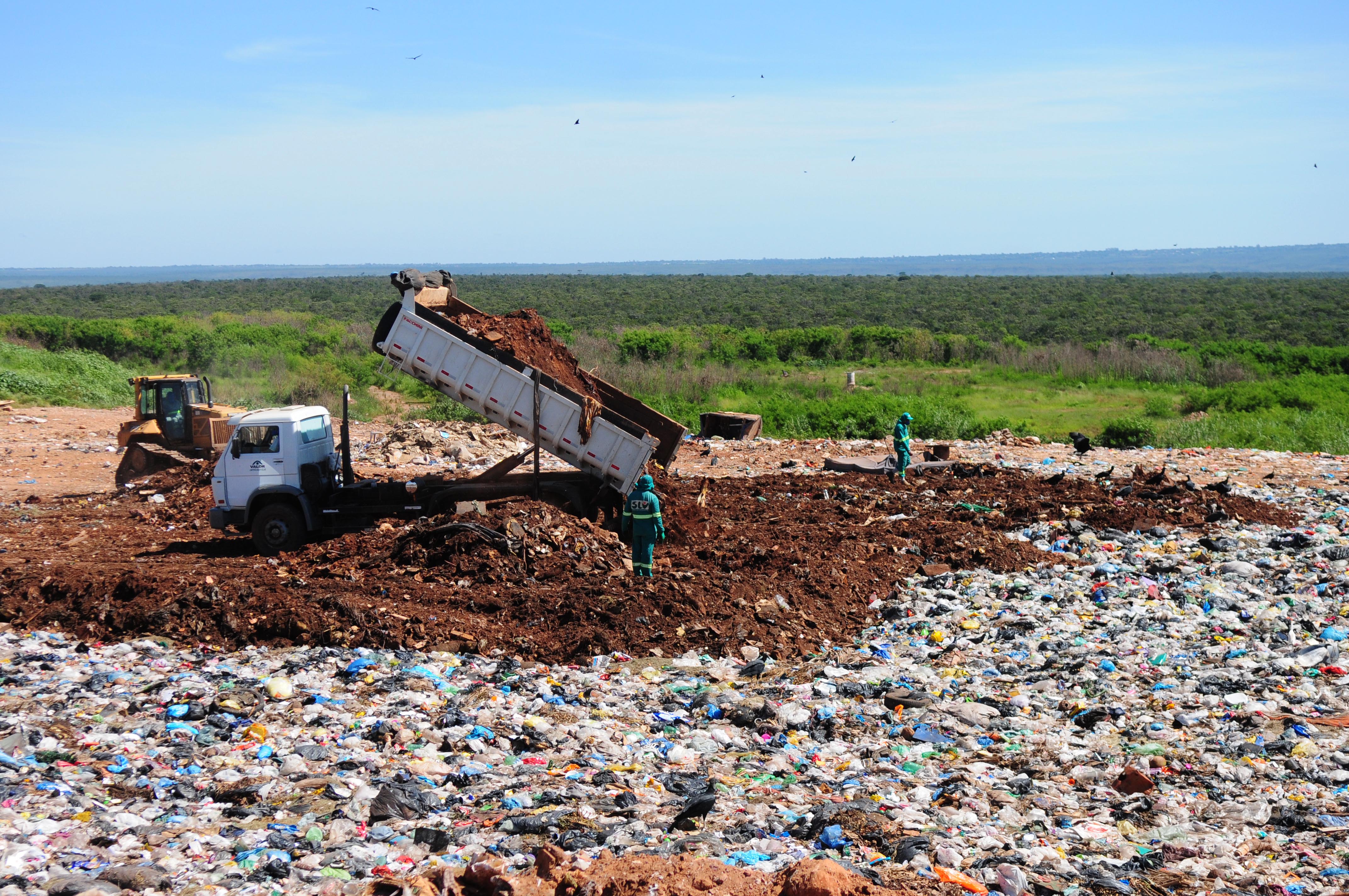 Lixão fechando em Brasília