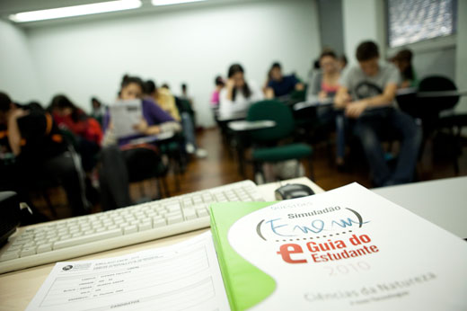 Simulado é essencial como treino para o vestibular, afirmam professores