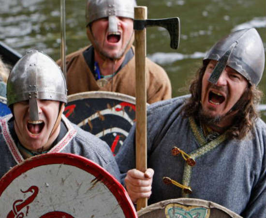 Por incrível que pareça, a Nottingham University não é a única instituição que oferece um bacharelado em estudos vikings. Este curso também aparece em instituições sérias do Reino Unido e do resto da Europa, e é focado na história e desenvolvimento dos povos que existiam durante as invasões bárbaras. Foto: Getty Images