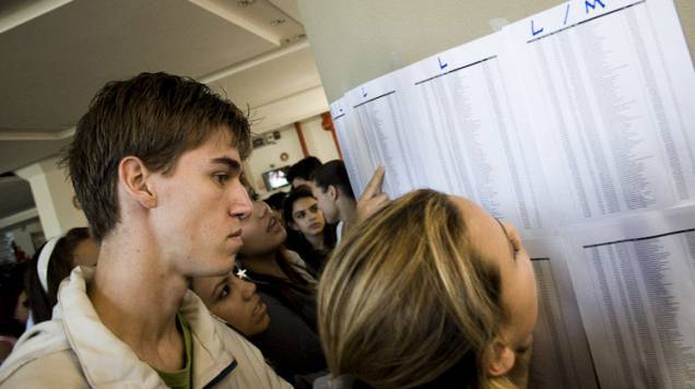 Candidatos conferem suas salas Candidatos conferem suas salas