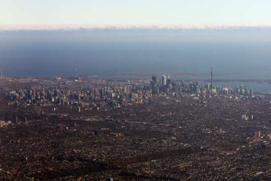 Toronto é um paraíso para estudantes, possui um ambiente aberto à diversidade, muitas atrações culturais e uma vida noturna agitada. A Universidade de Toronto ocupa o 20º lugar na lista de melhores universidades do mundo. (Imagem: Getty Images) Toronto é um paraíso para estudantes, possui um ambiente aberto à diversidade, muitas atrações culturais e uma vida noturna agitada. A Universidade de Toronto ocupa o 20º lugar na lista de melhores universidades do mundo. (Imagem: Getty Images)
