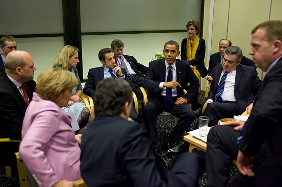 Por isso, em 2009 foi realizado o Encontro de Copenhague, na Dinamarca. O objetivo era fazer um acordo substituto ao Tratado de Kyoto, com o objetivo de deter as emissões de carbono e o aquecimento global. Por causa de uma divergência entre países em desenvolvimento e desenvolvidos, a reunião não teve os efeitos esperados. Por isso, em 2009 foi realizado o Encontro de Copenhague, na Dinamarca. O objetivo era fazer um acordo substituto ao Tratado de Kyoto, com o objetivo de deter as emissões de carbono e o aquecimento global. Por causa de uma divergência entre países em desenvolvimento e desenvolvidos, a reunião não teve os efeitos esperados.