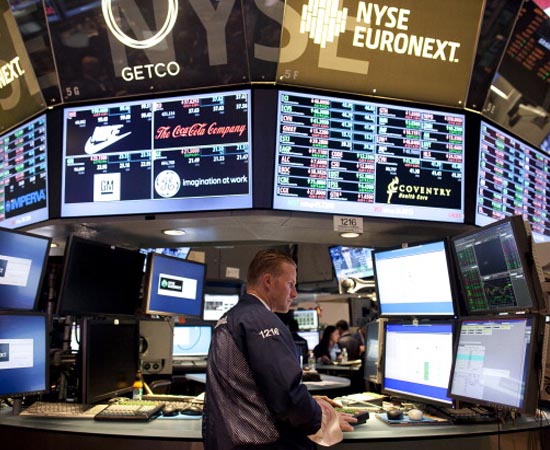 Estatística - É a área da Matemática que coleta, analisa e interpreta dados numéricos para o estudo de fenômenos naturais, econômicos e sociais. Estatística - É a área da Matemática que coleta, analisa e interpreta dados numéricos para o estudo de fenômenos naturais, econômicos e sociais.