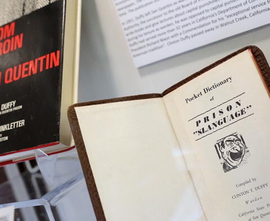 ESTUDOS DE MÍDIA - São os conhecimentos para diagnosticar problemas de comunicação em diversas mídias. O bacharel atua em todas as mídias, desde as tradicionais, como rádio e imprensa escrita, até as modernas, como internet e indústria fonográfica. ESTUDOS DE MÍDIA - São os conhecimentos para diagnosticar problemas de comunicação em diversas mídias. O bacharel atua em todas as mídias, desde as tradicionais, como rádio e imprensa escrita, até as modernas, como internet e indústria fonográfica.