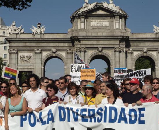 ESTUDOS DE GÊNERO E DIVERSIDADE - Esse profissional atua na avaliação, no planejamento, na implantação e na execução de políticas públicas com enfoque de gênero e diversidade com o objetivo de melhorar a qualidade de vida de núcleos populacionais.