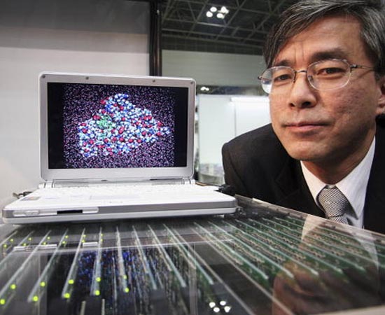 Nanotecnologia - É a ciência que projeta e desenvolve produtos e processos tecnológicos a partir de partículas minúsculas, na escala de nanômetros (1 milímetro é igual a 1 milhão de nanos), como os átomos. Nanotecnologia - É a ciência que projeta e desenvolve produtos e processos tecnológicos a partir de partículas minúsculas, na escala de nanômetros (1 milímetro é igual a 1 milhão de nanos), como os átomos.