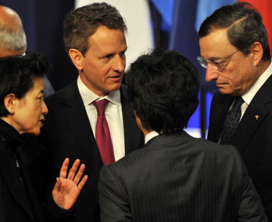 TRADUÇÃO E INTERPRETAÇÃO - É a transposição do significado de textos e de falas de um idioma para outro. TRADUÇÃO E INTERPRETAÇÃO - É a transposição do significado de textos e de falas de um idioma para outro.