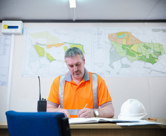 Engenharia Cartográfica - É o ramo da engenharia que capta e analisa dados geográficos para a elaboração de mapas. Engenharia Cartográfica - É o ramo da engenharia que capta e analisa dados geográficos para a elaboração de mapas.