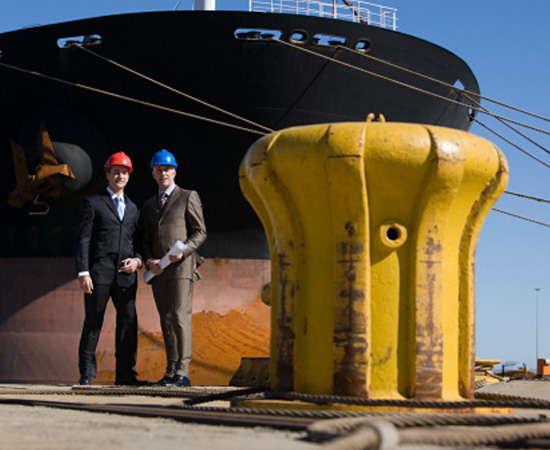 Engenharia Naval - É a área da engenharia que cuida do projeto, da construção e da manutenção de embarcações e seus equipamentos. Engenharia Naval - É a área da engenharia que cuida do projeto, da construção e da manutenção de embarcações e seus equipamentos.