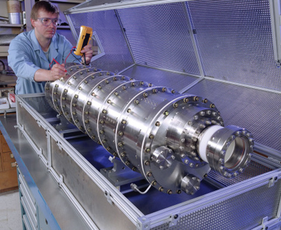 Engenharia Nuclear - É o ramo da engenharia que desenvolve novas tecnologias para a área nuclear. Engenharia Nuclear - É o ramo da engenharia que desenvolve novas tecnologias para a área nuclear.