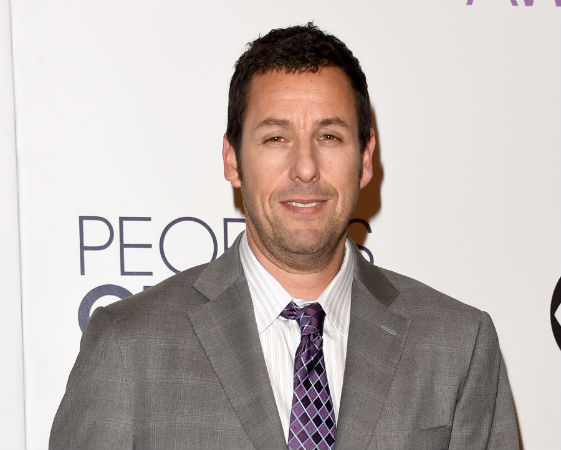 Antes da fama, Adam Sandler estudou artes na Universidade de Nova York