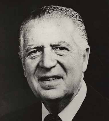 Em 1968, os militares tomaram o poder no Peru, derrubando o presidente Fernando Belaúnde Terry (foto). Quem assumiu o poder foi o general Juan Velasco Alvarado, que tomou uma atitude inesperada. Foto: Wikimedia Commons Em 1968, os militares tomaram o poder no Peru, derrubando o presidente Fernando Belaúnde Terry (foto). Quem assumiu o poder foi o general Juan Velasco Alvarado, que tomou uma atitude inesperada. Foto: Wikimedia Commons