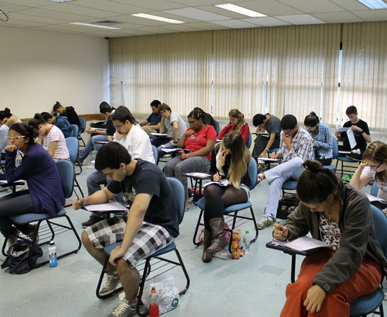 Unicamp abre inscrições para pedido de isenção de taxa para o vestibular 2014