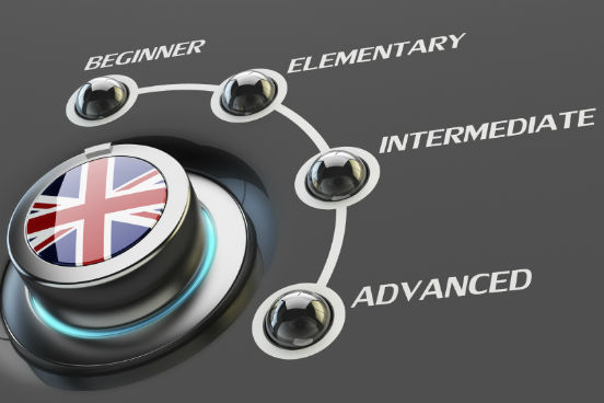A BBC há décadas fornece e divulga globalmente material para quem quer aprender inglês. A plataforma Learning English (https://www.bbc.co.uk/learningenglish/english/) tem cursos desde o nível intermediário (baixo) a avançado e há novos conteúdos publicados diariamente. Já a plataforma MOOEC - The Massive Open Online English Course (https://mooec.com/), lançada pela organização educacional australiana sem fins lucrativos, International Educational Services, em 2013, também oferece uma série de cursos de inglês para todos os níveis, elaborados por universidades. (Imagem: iStock) A BBC há décadas fornece e divulga globalmente material para quem quer aprender inglês. A plataforma Learning English (https://www.bbc.co.uk/learningenglish/english/) tem cursos desde o nível intermediário (baixo) a avançado e há novos conteúdos publicados diariamente. Já a plataforma MOOEC - The Massive Open Online English Course (https://mooec.com/), lançada pela organização educacional australiana sem fins lucrativos, International Educational Services, em 2013, também oferece uma série de cursos de inglês para todos os níveis, elaborados por universidades. (Imagem: iStock)