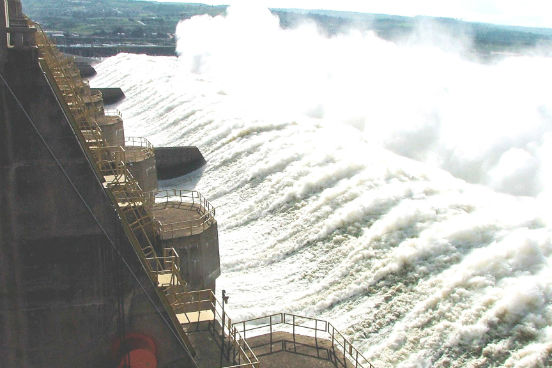 Abrange os estados de Goiás, Tocantins, Pará, Maranhão, Mato Grosso e o Distrito Federal. É a maior bacia exclusivamente brasileira e a segunda maior produtora de energia do Brasil (a Usina de Tucuruí se encontra no rio Tocantins). (Imagem: Wikimedia Commons) Abrange os estados de Goiás, Tocantins, Pará, Maranhão, Mato Grosso e o Distrito Federal. É a maior bacia exclusivamente brasileira e a segunda maior produtora de energia do Brasil (a Usina de Tucuruí se encontra no rio Tocantins). (Imagem: Wikimedia Commons)