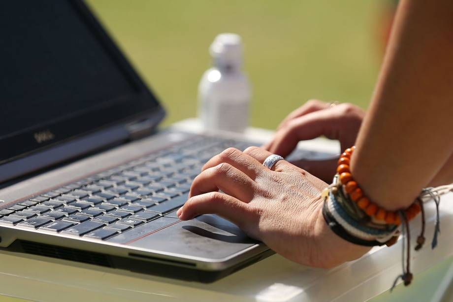 Ciências da Decisão - A Indiana University oferece o curso de Ciências da Decisão, em que os alunos aprendem a fazer uso de pesquisas, dados e análises para resolver os mais variados e específicos problemas, que vão desde finanças até informação da tecnologia. Ciências da Decisão - A Indiana University oferece o curso de Ciências da Decisão, em que os alunos aprendem a fazer uso de pesquisas, dados e análises para resolver os mais variados e específicos problemas, que vão desde finanças até informação da tecnologia.