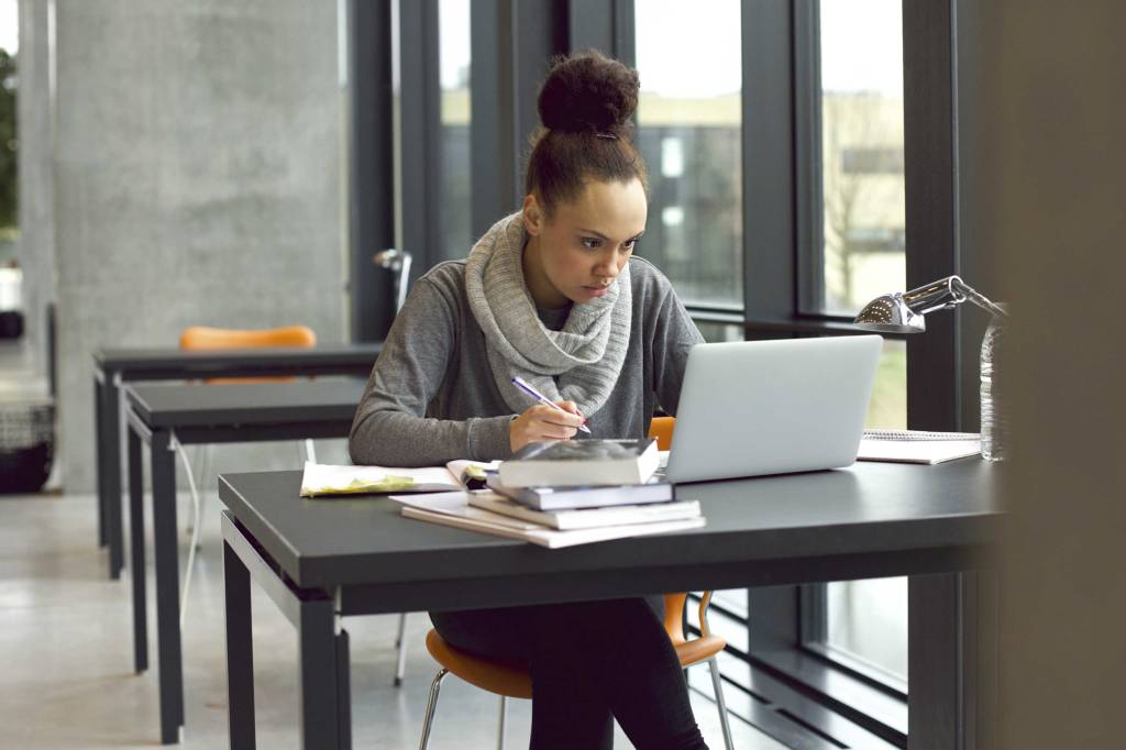 Universidade argentina oferece cursos online gratuitos