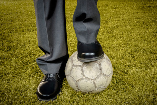 O que faz um Gerente de Equipe Esportiva? Esta é uma dúvida para 72% dos pais brasileiros entrevistados e para 55% dos pais dos 17 países que integram a área em que foi feita a pesquisa. (Imagem: Thinkstock) O que faz um Gerente de Equipe Esportiva? Esta é uma dúvida para 72% dos pais brasileiros entrevistados e para 55% dos pais dos 17 países que integram a área em que foi feita a pesquisa. (Imagem: Thinkstock)