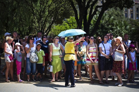 TURISMO: Uma das possibilidades do curso, o Guia Turístico promove passeios guiados pelas cidades onde atua.