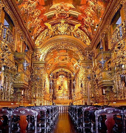 Por isso, o Barroco é uma espécie de conflito entre o humanismo, filosofia renascentista, e a tentativa de restaurar a antiga religiosidade da Idade Média. Por isso, o Barroco é uma espécie de conflito entre o humanismo, filosofia renascentista, e a tentativa de restaurar a antiga religiosidade da Idade Média.