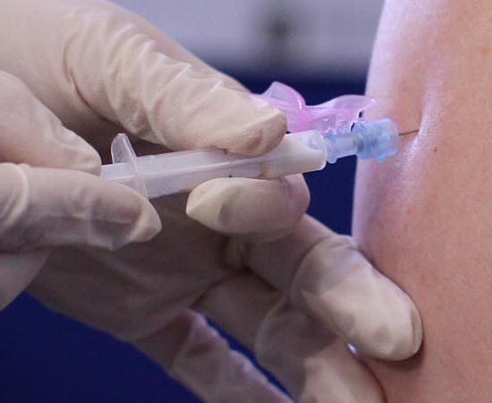 IMUNOLOGIA, VACINAS E SOROS - Estude sobre as principais doenças para as quais existem vacinas. IMUNOLOGIA, VACINAS E SOROS - Estude sobre as principais doenças para as quais existem vacinas.