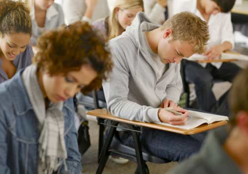 Medicina é o curso mais concorrido do vestibular 2012 da UFMG