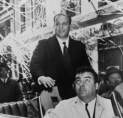 A Ditadura militar no Brasil governou o país a partir do dia 1º de abril de 1964, quando o presidente João Goulart (foto) foi derrubado pelo exército. O golpe teve o apoio de políticos importantes, como José de Magalhães Pinto, governador de Minas Gerais, e Carlos Lacerda, governador do antigo estado da Guanabara. A Ditadura militar no Brasil governou o país a partir do dia 1º de abril de 1964, quando o presidente João Goulart (foto) foi derrubado pelo exército. O golpe teve o apoio de políticos importantes, como José de Magalhães Pinto, governador de Minas Gerais, e Carlos Lacerda, governador do antigo estado da Guanabara.