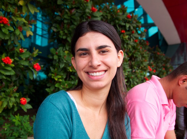 Joyce Caroline já cursa Fisioterapia em uma universidade particular e presta o Enem para conseguir mais desconto em sua bolsa de estudos. Joyce Caroline já cursa Fisioterapia em uma universidade particular e presta o Enem para conseguir mais desconto em sua bolsa de estudos.