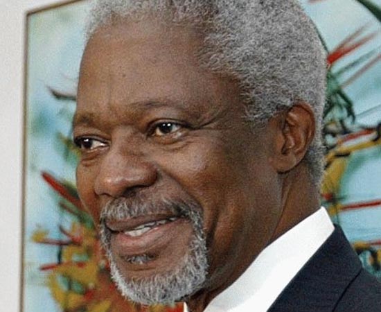 KOFFI ANNAN - 1997.  Nascido em Gana, termina os estudos nos Estados Unidos. Começa a trabalhar na Organização das Nações Unidas em 1962. Em 1997, entra para a História como o primeiro secretário-geral negro da entidade, cargo que deixa em 2007.