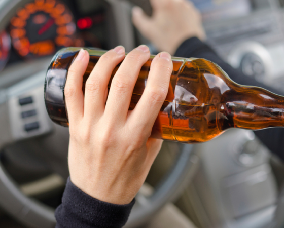 Em 2013, o Enem cobrou como tema de redação a questão da "Lei Seca no Brasil". Os candidatos tiveram que discutir os efeitos da implantação da lei no país. O Guia <a href="https://preprod.guiadoestudante.abril.com.br/enem/leia-redacoes-que-receberam-nota-maxima-no-enem-2013-e-veja-o-que-voce-pode-aprender-com-elas/" target="_blank" rel="noopener">conversou com estudantes que tiraram nota máxima</a> na prova e publicou o texto deles com dicas. Inclusive, vale a pena dar uma olhada em <a href="https://preprod.guiadoestudante.abril.com.br/blog/redacao-para-o-enem-e-vestibular/analise-de-redacao-efeitos-da-lei-seca-no-brasil-enem-2013/" target="_blank" rel="noopener">uma das análises de redação</a> que publicamos aqui! Professores também <a href="https://preprod.guiadoestudante.abril.com.br/enem/enem-2013-correcao-redacao-efeitos-da-implantacao-da-lei-seca-no-brasil/" target="_blank" rel="noopener">comentaram o tema</a> e de que forma o assunto poderia ser abordado. Em 2013, o Enem cobrou como tema de redação a questão da "Lei Seca no Brasil". Os candidatos tiveram que discutir os efeitos da implantação da lei no país. O Guia <a href="https://preprod.guiadoestudante.abril.com.br/enem/leia-redacoes-que-receberam-nota-maxima-no-enem-2013-e-veja-o-que-voce-pode-aprender-com-elas/" target="_blank" rel="noopener">conversou com estudantes que tiraram nota máxima</a> na prova e publicou o texto deles com dicas. Inclusive, vale a pena dar uma olhada em <a href="https://preprod.guiadoestudante.abril.com.br/blog/redacao-para-o-enem-e-vestibular/analise-de-redacao-efeitos-da-lei-seca-no-brasil-enem-2013/" target="_blank" rel="noopener">uma das análises de redação</a> que publicamos aqui! Professores também <a href="https://preprod.guiadoestudante.abril.com.br/enem/enem-2013-correcao-redacao-efeitos-da-implantacao-da-lei-seca-no-brasil/" target="_blank" rel="noopener">comentaram o tema</a> e de que forma o assunto poderia ser abordado.