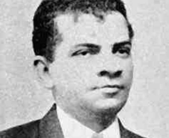 O escritor, conhecido por obras como Recordações do Escrivão Isaías Caminha, teve diversas desavenças literárias ao longo da vida. Acusavam Barreto de escrever de maneira desleixada, sem uso do português formal e floreado que escritores contemporâneos dele utilizavam; Barreto retrucava dizendo que os outros usavam a língua portuguesa de maneira mecânica, comparável ao português jurídico, que nada teria a ver com literatura. Foto: Wikicommons O escritor, conhecido por obras como Recordações do Escrivão Isaías Caminha, teve diversas desavenças literárias ao longo da vida. Acusavam Barreto de escrever de maneira desleixada, sem uso do português formal e floreado que escritores contemporâneos dele utilizavam; Barreto retrucava dizendo que os outros usavam a língua portuguesa de maneira mecânica, comparável ao português jurídico, que nada teria a ver com literatura. Foto: Wikicommons