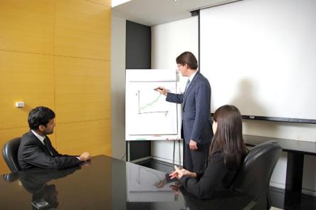 Os MBA´s oferecidos pela instituição têm dois formatos. Um é intensivo, com aulas todos os dias. O outro tem encontros mais espaçados. O modelomais favorece quem quer trabalhar enquanto faz o curso. Imagem: Morgue File Os MBA´s oferecidos pela instituição têm dois formatos. Um é intensivo, com aulas todos os dias. O outro tem encontros mais espaçados. O modelomais favorece quem quer trabalhar enquanto faz o curso. Imagem: Morgue File
