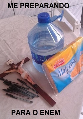 Sem limites para a zoeira: estudantes e usuários das redes sociais aproveitam para fazer piada com a tensão da prova, que acontece no fim de semana de 24 e 25 de outubro Sem limites para a zoeira: estudantes e usuários das redes sociais aproveitam para fazer piada com a tensão da prova, que acontece no fim de semana de 24 e 25 de outubro