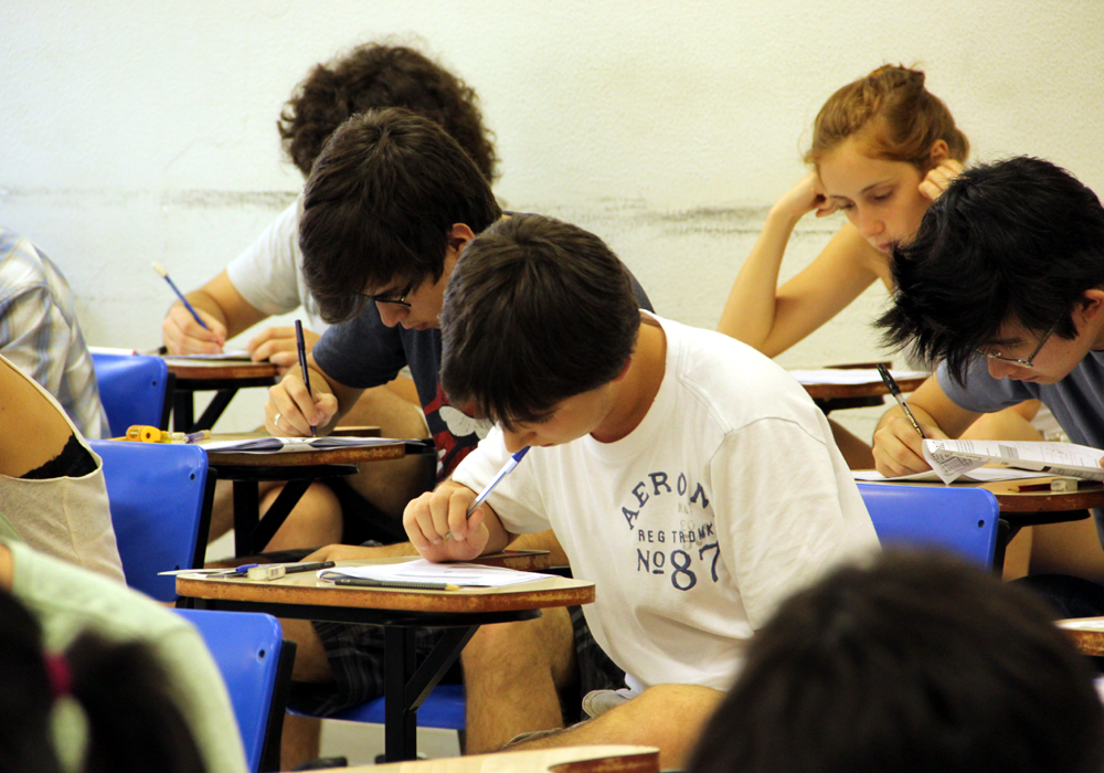 Provas do vestibular 2016 da Unioeste começam neste domingo