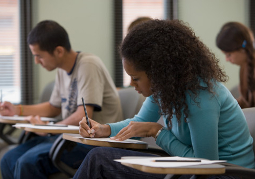 13 universidades aplicam provas neste fim de semana