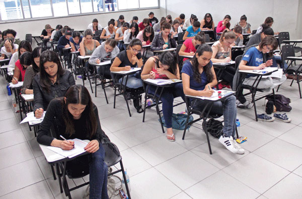 UFU recebe inscrições para o vestibular 2014/2