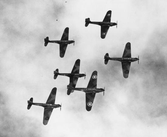 II GUERRA MUNDIAL - Estude sobre o Pacto Anti-Komintern, o avanço nazista, o Holocausto, a Reação Aliada, a Bom Atômica e o Tratado dos Vencedores. II GUERRA MUNDIAL - Estude sobre o Pacto Anti-Komintern, o avanço nazista, o Holocausto, a Reação Aliada, a Bom Atômica e o Tratado dos Vencedores.