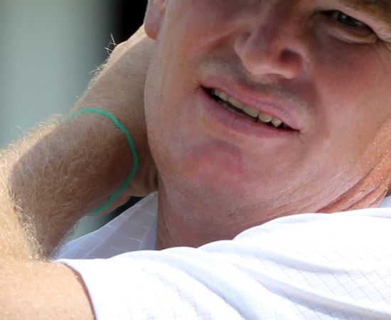 3º lugar - Dor no pescoço ou nos ombros. 3º lugar - Dor no pescoço ou nos ombros.