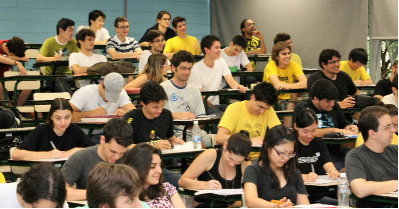 Curso técnico e faculdade de Administração são a mesma coisa?