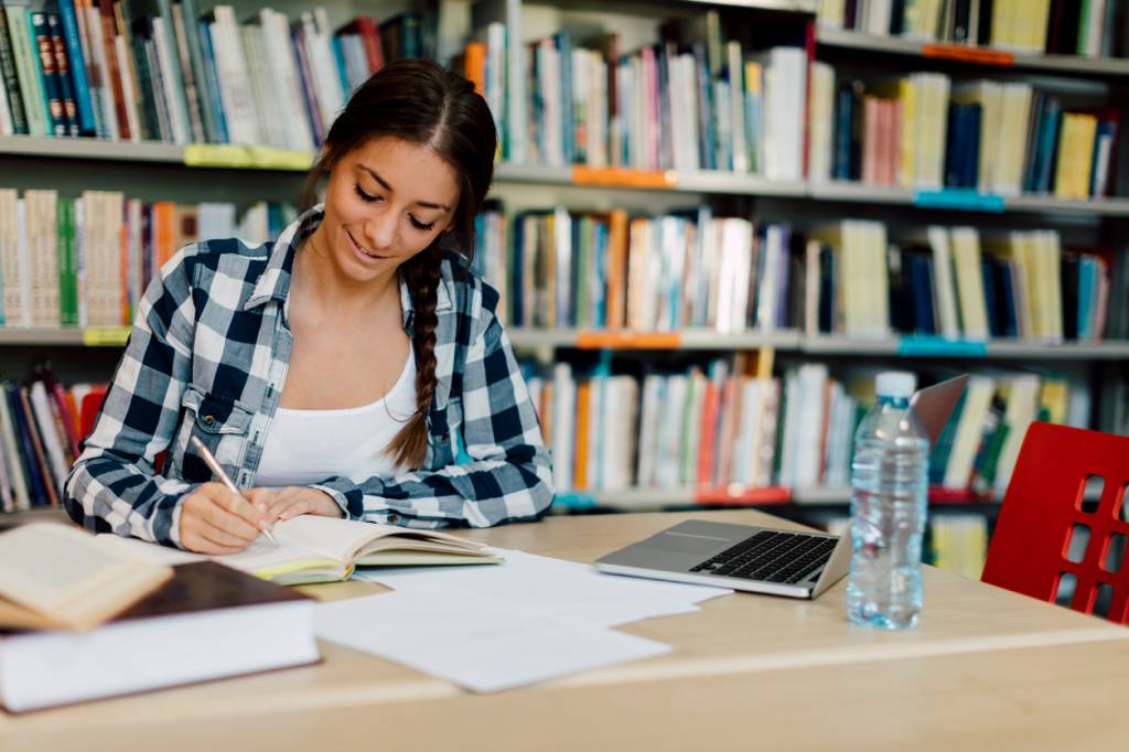 Uergs, UEMS e Udesc estão com vagas abertas para pós-graduação