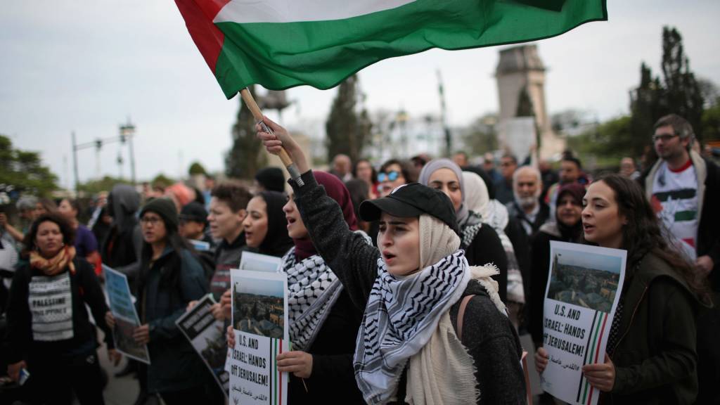 EUA inauguram embaixada em Jerusalém sob protestos; veja notícias