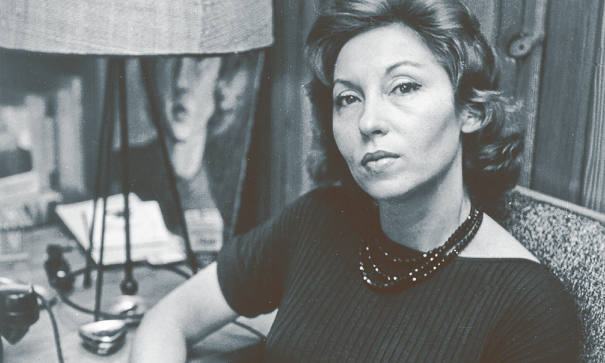 Clarice Lispector posando para foto