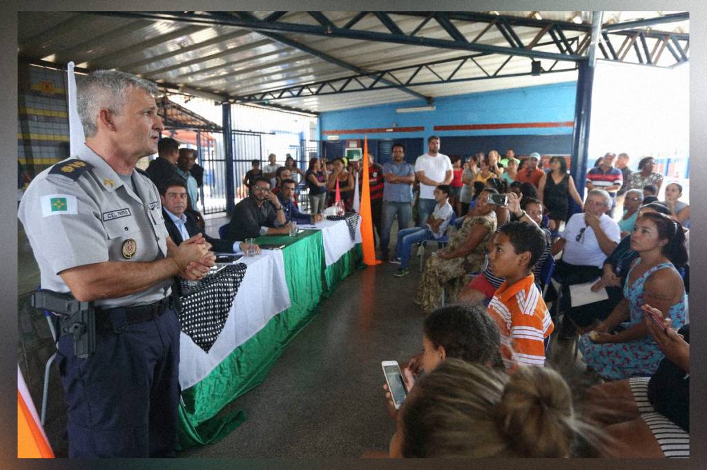 Governo cria programa para inaugurar escolas cívico-militares