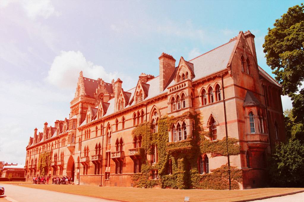 Bolsas integrais para graduação na Universidade de Oxford, no Reino Unido