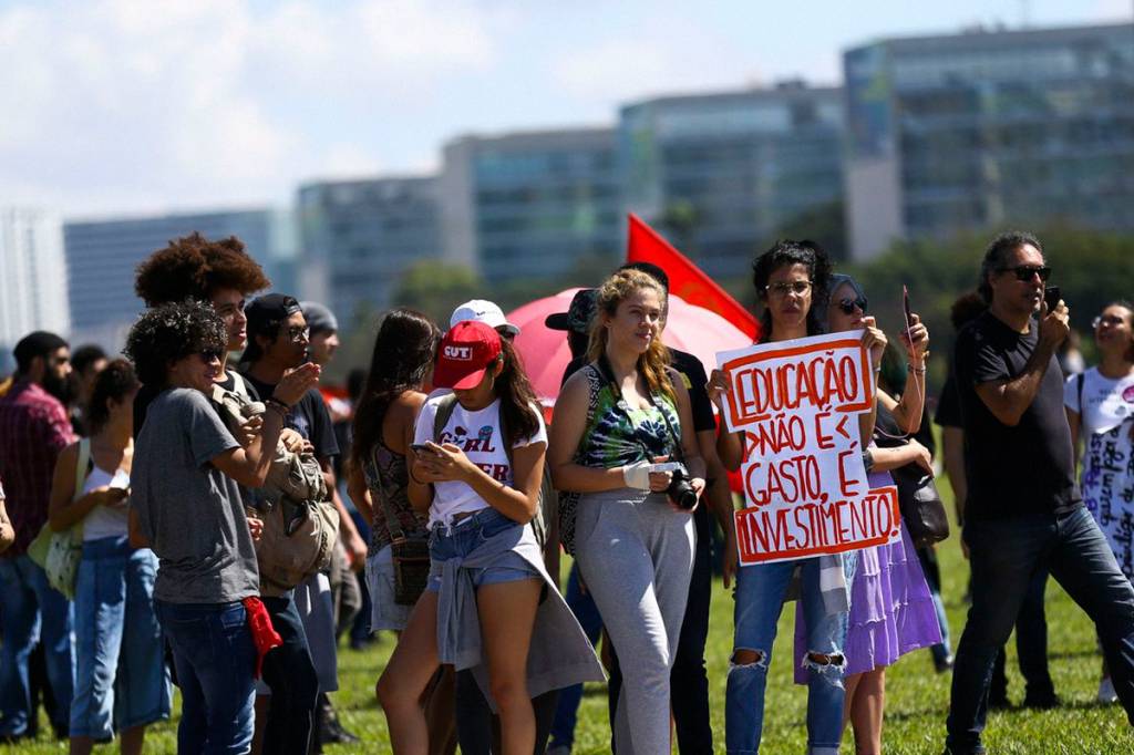 MEC anuncia a liberação de toda a verba das universidades federais