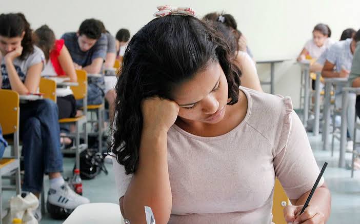 Primeiro dia do Enem teve prova de Linguagens exigente e mais extensa