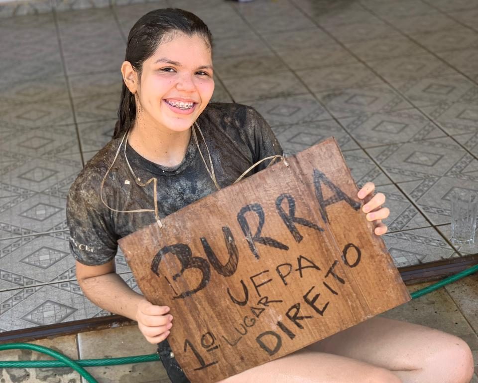 Estudante da periferia é aprovada em 1º lugar em direito na UFPA