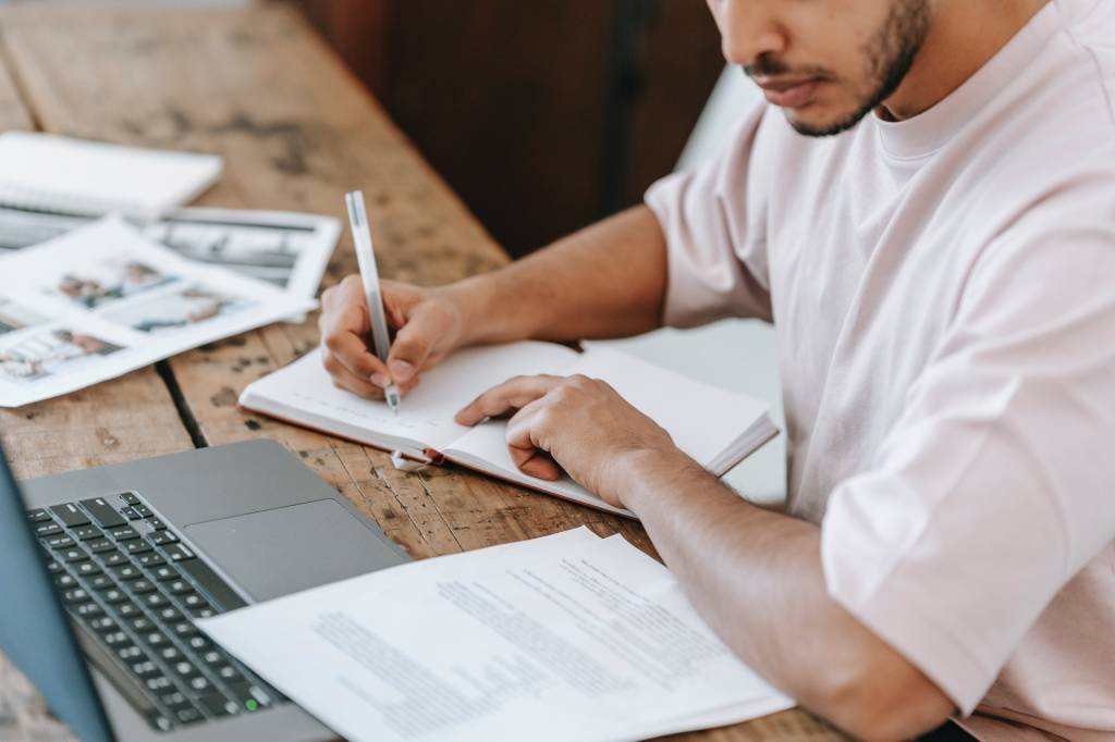 Como criar um caderno de repertório para a redação do Enem