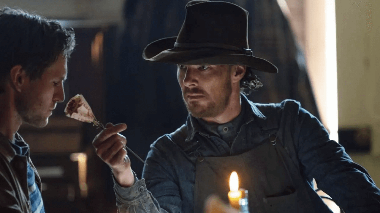 A imagem mostra o cowboy Phill, protagonista do filme "Ataque dos Cães", da Netflix