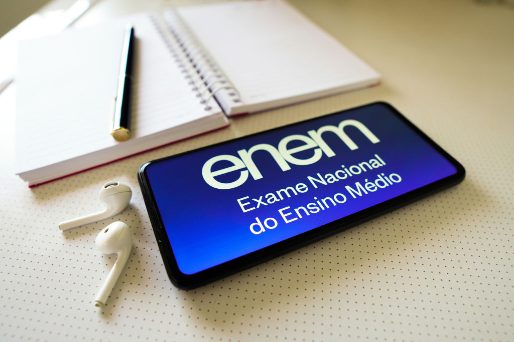 Enem: cursinho online e gratuito para quem conseguiu isenção no exame